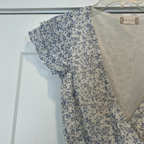 Altar'd State blue and White Flutter Sleeve Mini Sundress size XS. - Picture 5 of 7